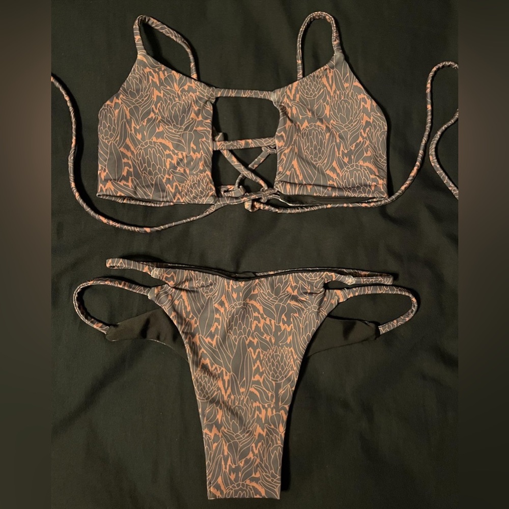 SOLD❌Evamele swimwear set in protea print